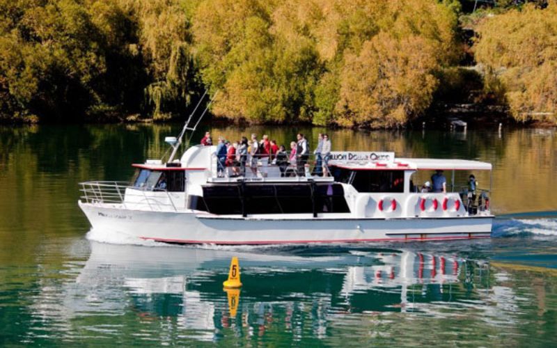 Things to do in Queenstown with Kids_Million Dollar Cruise